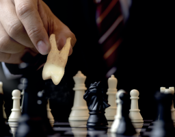 Première prémolaire maxillaire : dent stratégique ou sacrifiée ?